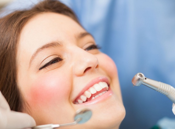 Come Scegliere tra Faccette Emax e Corone in Zirconio ?